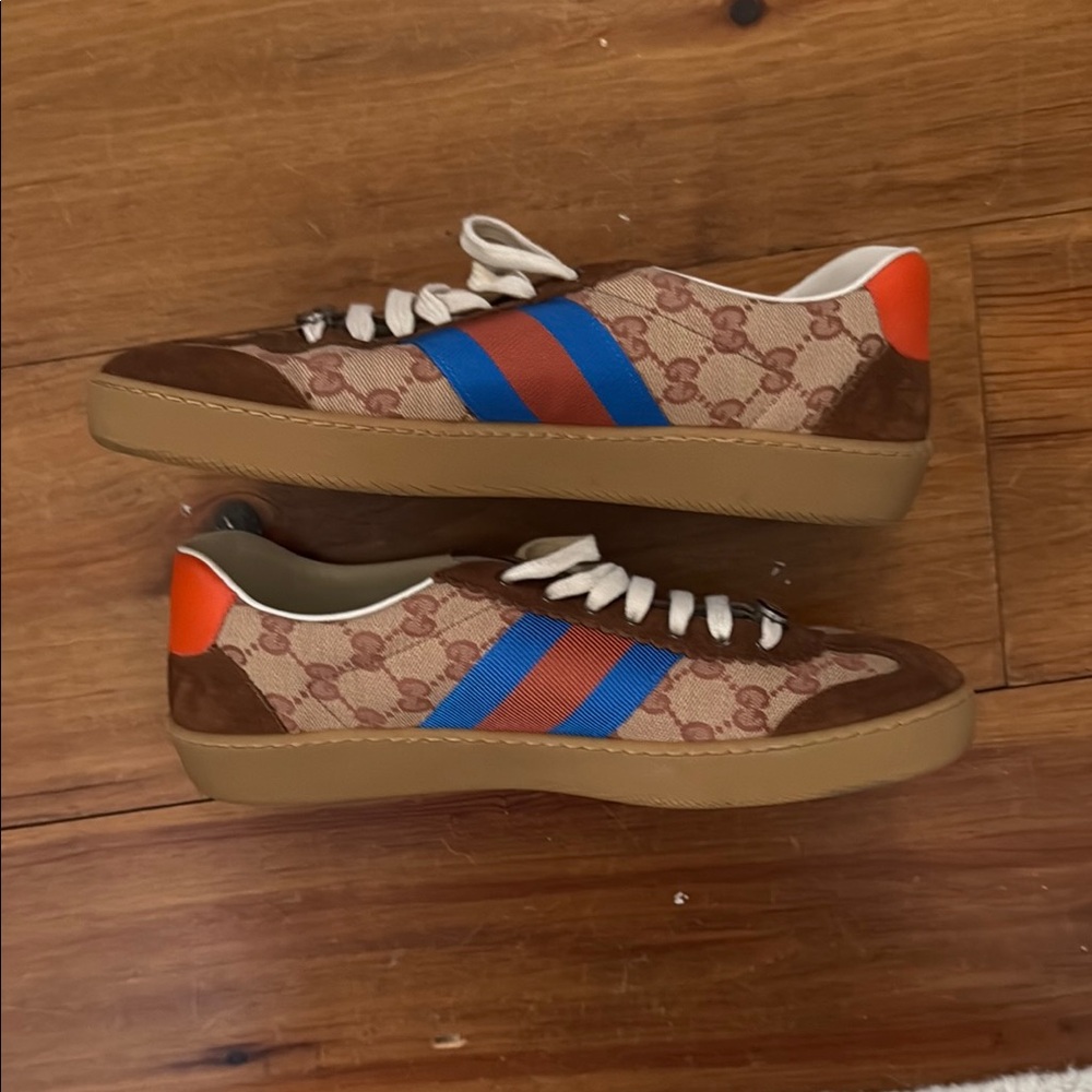 Gucci G74 BRICK and Red Logo Sneakers - Picture 4 of 4